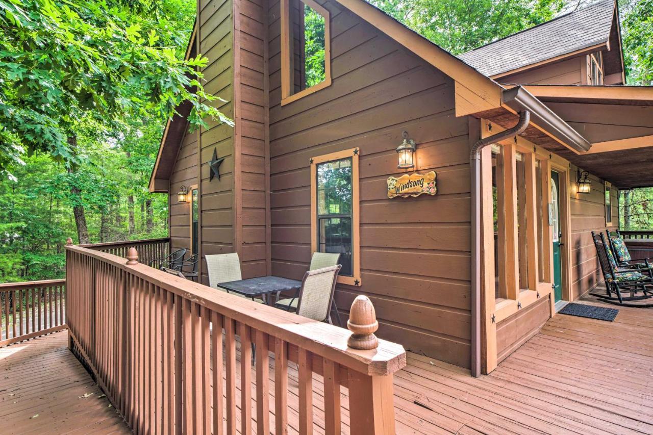 Central Sevierville Cabin With Hot Tub And Views! מראה חיצוני תמונה