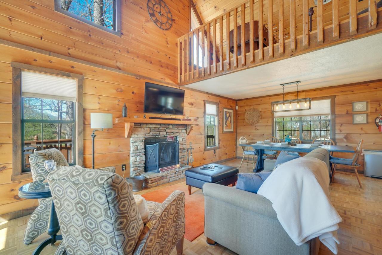 Central Sevierville Cabin With Hot Tub And Views! מראה חיצוני תמונה