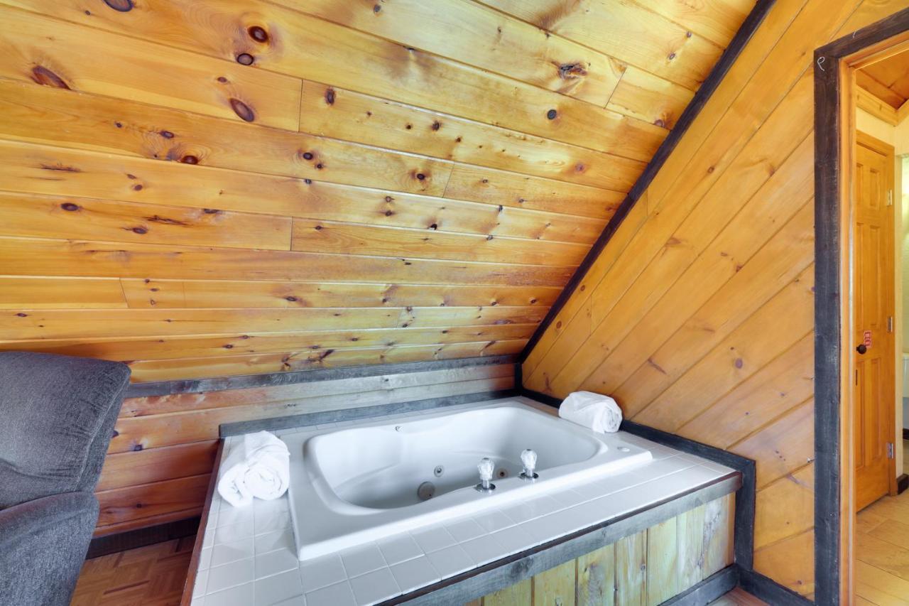 Central Sevierville Cabin With Hot Tub And Views! מראה חיצוני תמונה