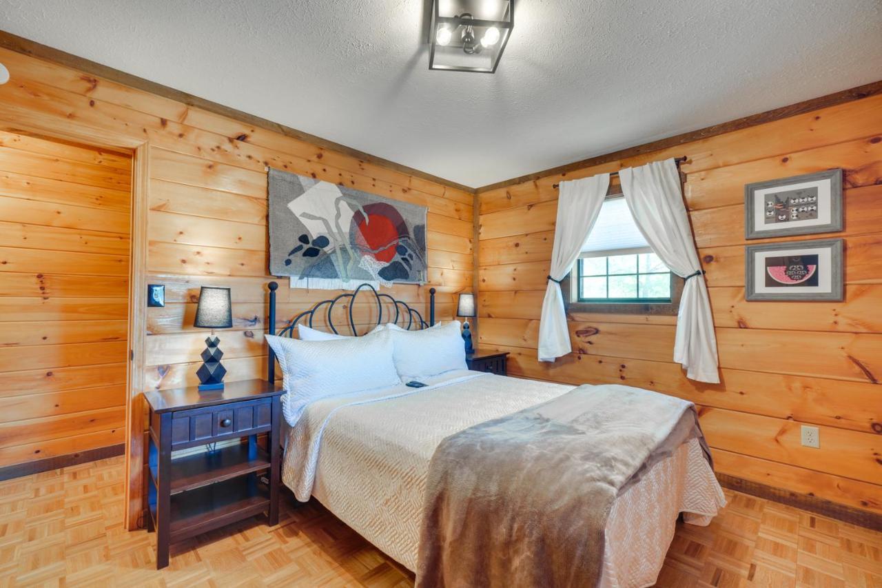 Central Sevierville Cabin With Hot Tub And Views! מראה חיצוני תמונה
